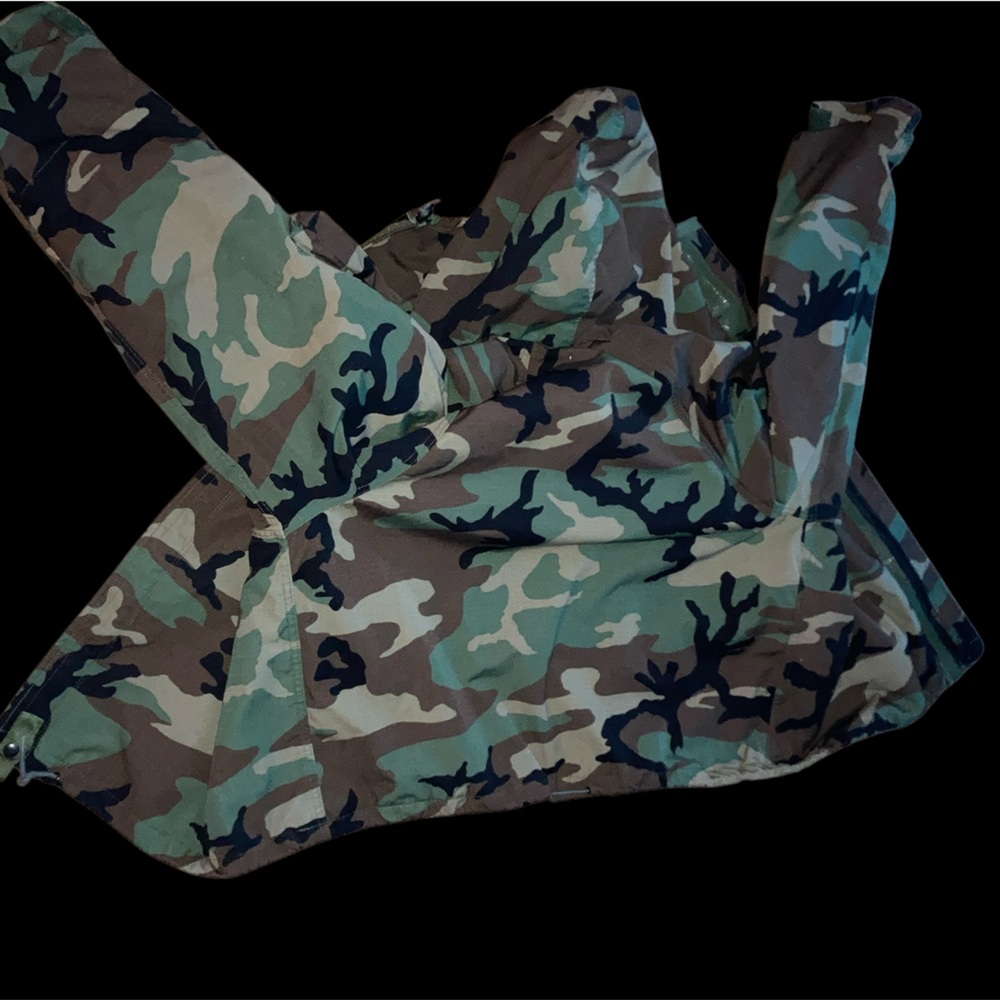 Woodland Camo Hooded Jacket. Size Large. Military Issue.🫡🪖 - Picture 2 of 8